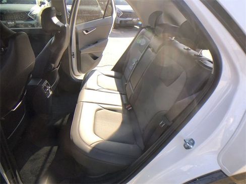 New 2025 Kia Niro EX Touring image 23