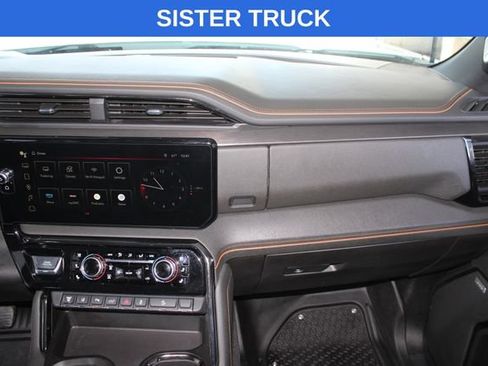 Used 2025 GMC Sierra 2500 AT4 w/ AT4 Premium Plus Package AWD/4WD image 25