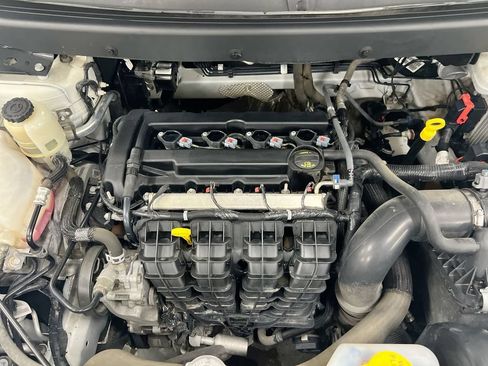 Used 2018 Dodge Journey SE w/ Connectivity Group FWD image 24