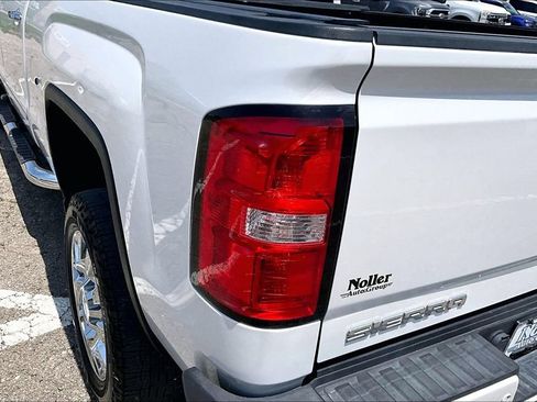 Used 2018 GMC Sierra 2500 Denali w/ Duramax Plus Package AWD/4WD image 31