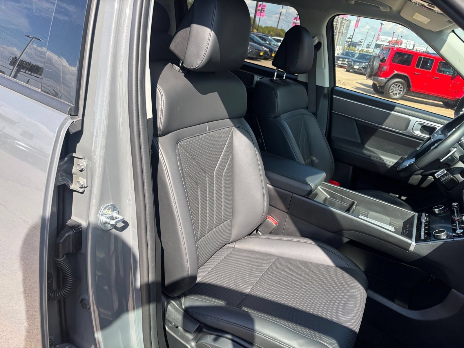 Used 2026 Hyundai Santa Fe SEL FWD image 38