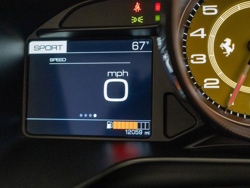 Used 2020 Ferrari Portofino image 22