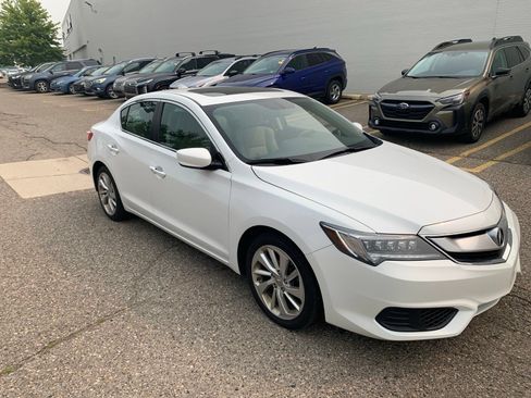 Used 2016 Acura ILX FWD image 2