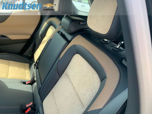New 2026 Chevrolet Equinox ACTIV w/ Convenience Package III AWD/4WD image 17