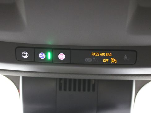 Used 2024 Chevrolet Suburban Z71 w/ Luxury Package image 23