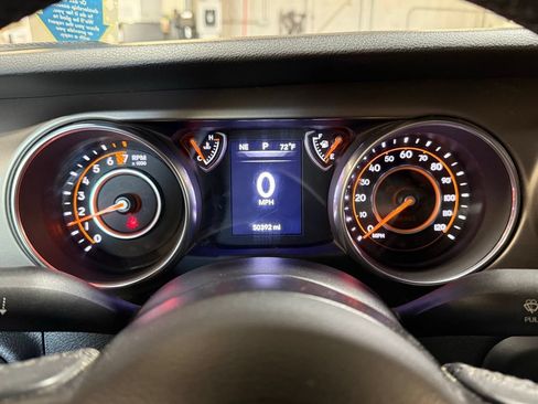 Certified 2018 Jeep Wrangler Sport AWD/4WD image 8