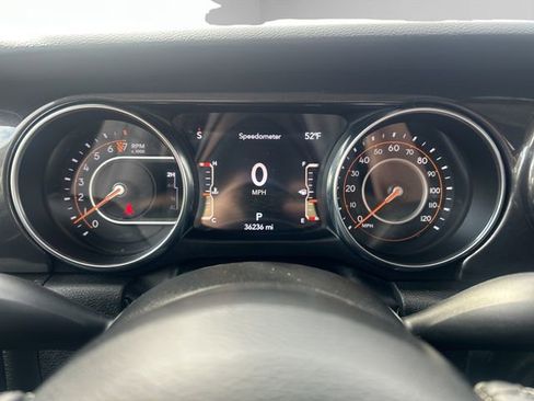 Used 2022 Jeep Gladiator Sport AWD/4WD image 13