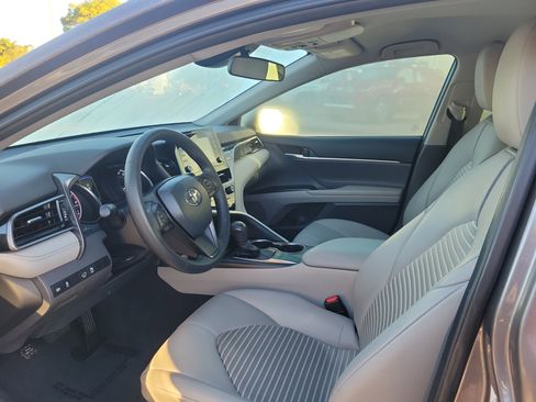 Used 2023 Toyota Camry SE image 12