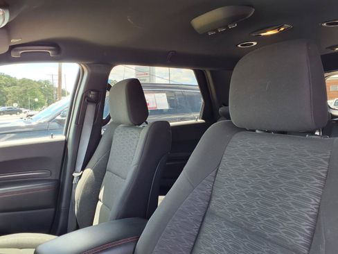 Used 2025 Dodge Durango GT RWD image 17