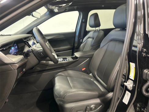 New 2026 Jeep Cherokee Laredo image 16