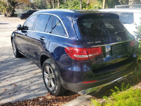 Used 2019 Mercedes-Benz GLC 300 w/ Premium Package image 4