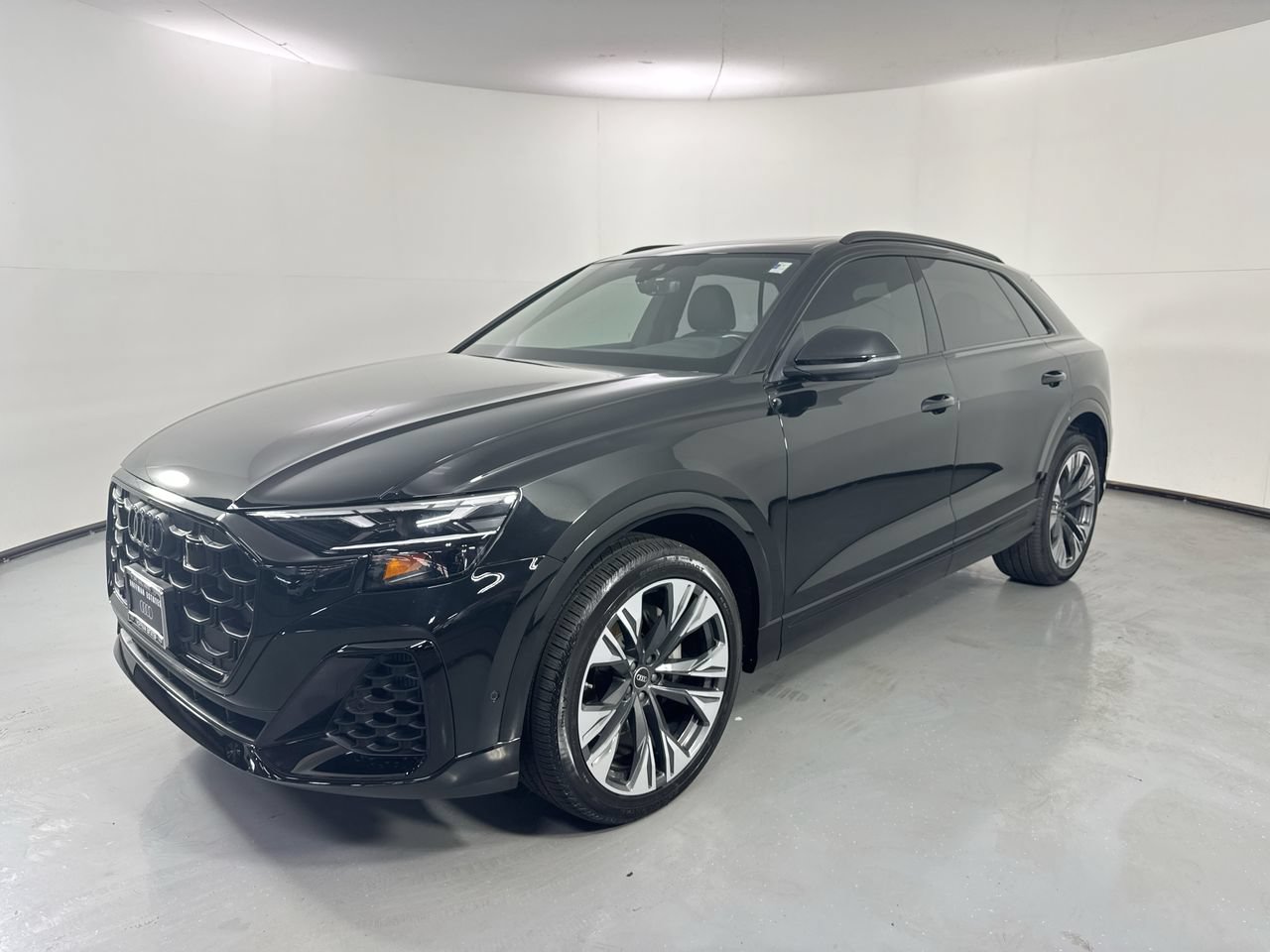 Used 2025 Audi Q8 Premium Plus AWD/4WD image 28