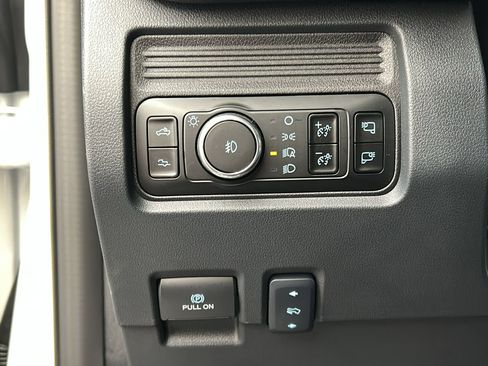 Used 2026 Ford F450 Platinum image 32