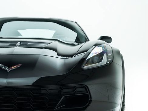Used 2015 Chevrolet Corvette Z06 w/ 3LZ Preferred Equipment Group RWD image 7