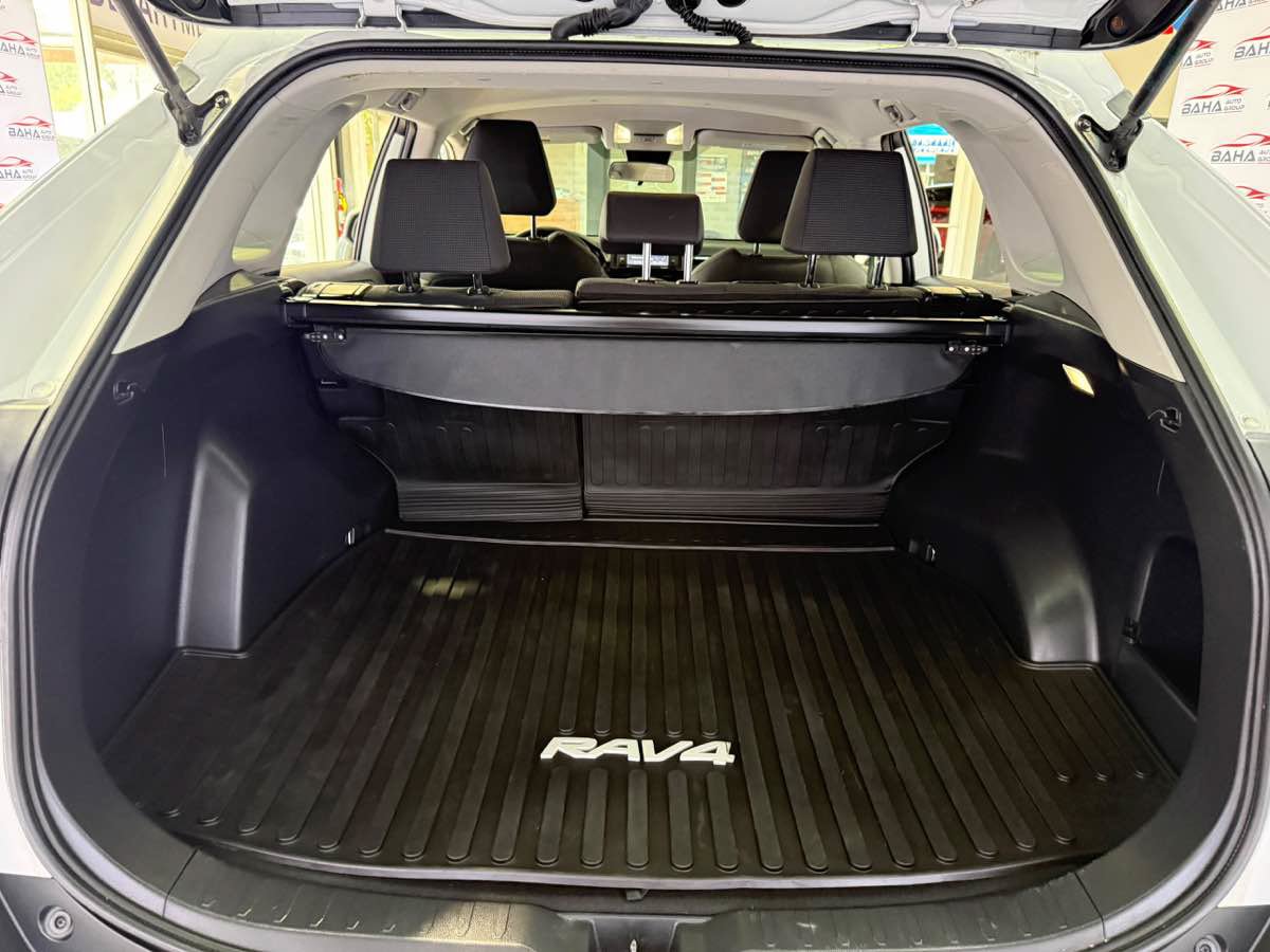 Used 2022 Toyota RAV4 LE AWD/4WD image 36