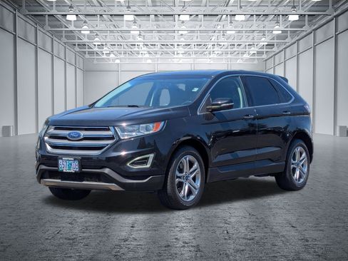 Used 2016 Ford Edge Titanium w/ Technology Package AWD/4WD image 9