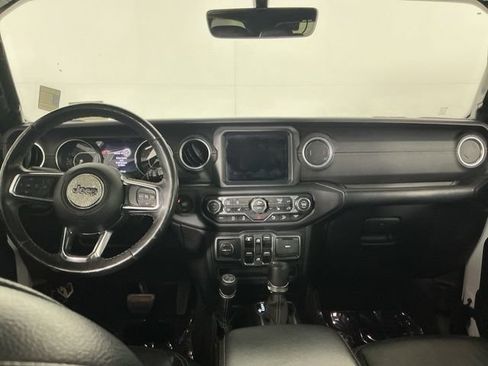 Used 2018 Jeep Wrangler Unlimited Sahara AWD/4WD image 23