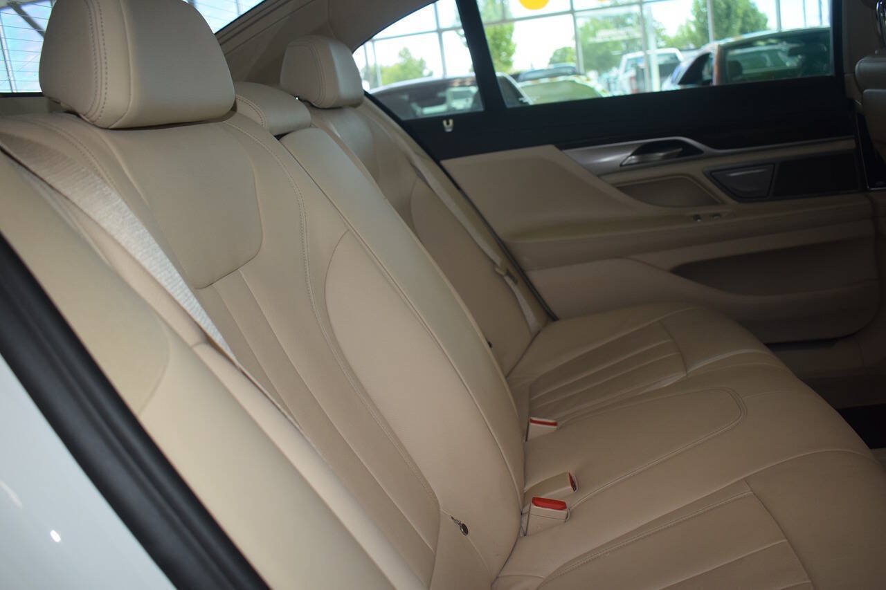 Used 2019 BMW 740i RWD image 16