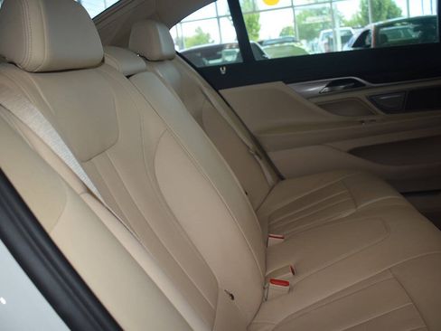 Used 2019 BMW 740i RWD image 16