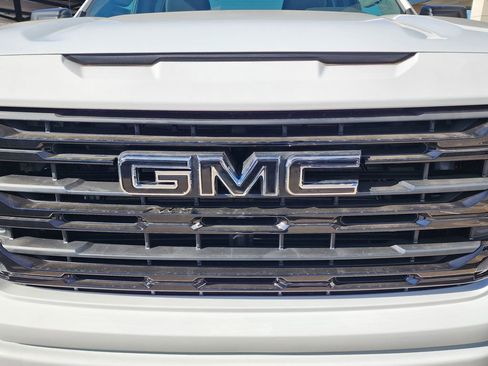 New 2026 GMC Sierra 1500 Elevation image 10