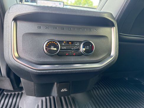 Used 2025 Ford Expedition Tremor AWD/4WD image 23