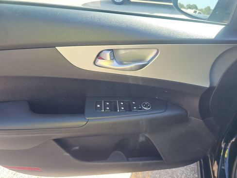 Used 2024 Kia Forte LXS FWD image 5