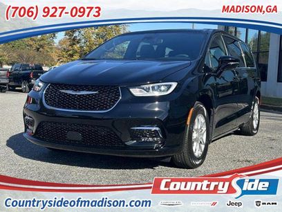 New 2026 Chrysler Pacifica Select