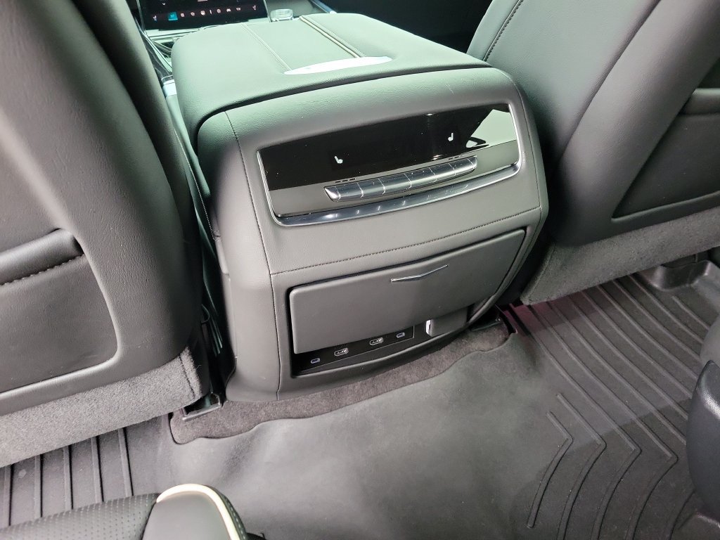 Used 2026 Cadillac Escalade ESV Sport w/ LPO, ONYX Package AWD/4WD image 12