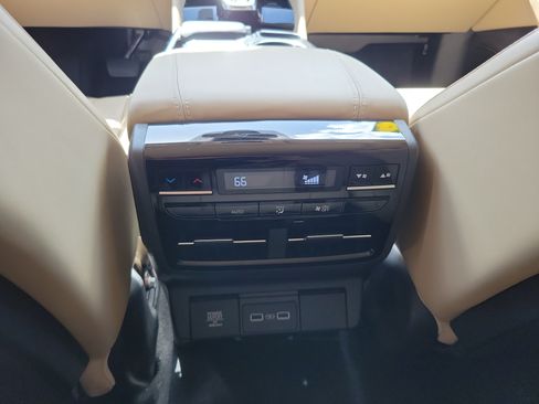Used 2024 Acura MDX FWD w/ Technology Package image 11