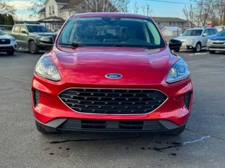 Used 2022 Ford Escape SE w/ SE Sport Appearance Package video 2