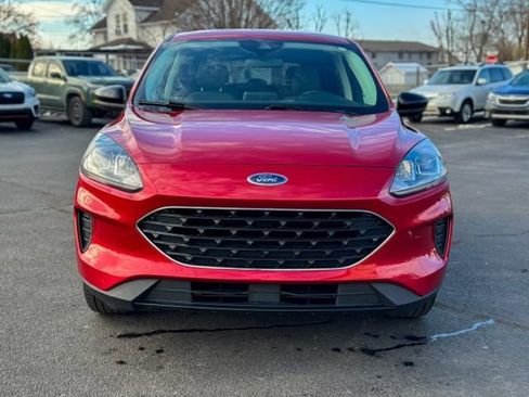 Used 2022 Ford Escape SE w/ SE Sport Appearance Package image 2