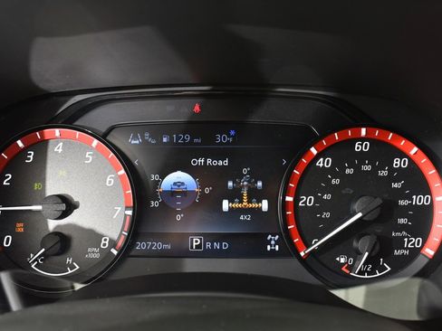 Used 2025 Nissan Frontier PRO-4X w/ Black Accent Package image 24