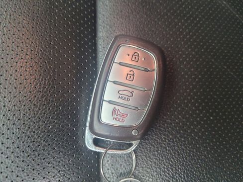 Used 2018 Hyundai Elantra Sport w/ Sport Premium Package 03 FWD image 32