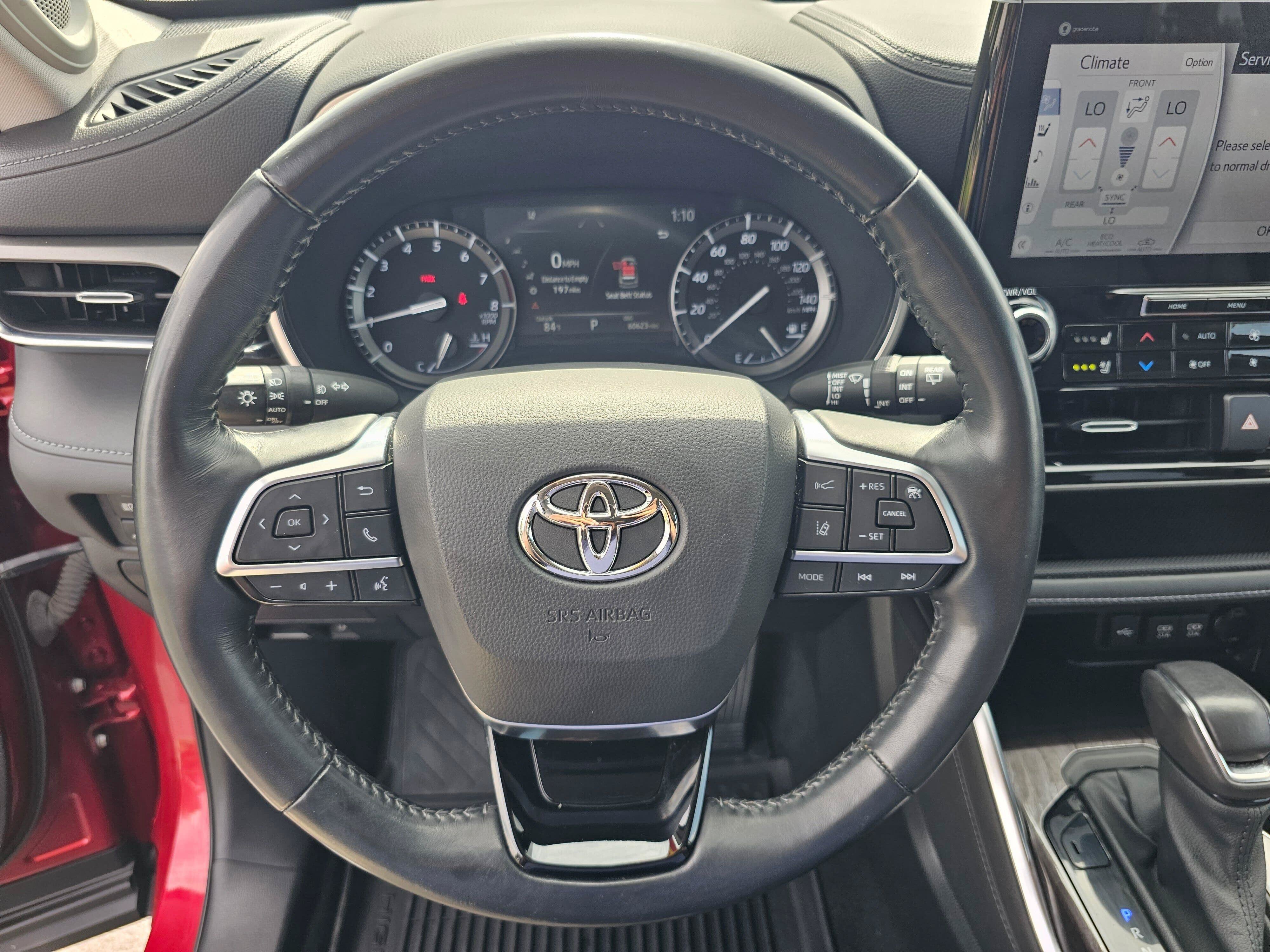 Certified 2021 Toyota Highlander Limited AWD/4WD image 21