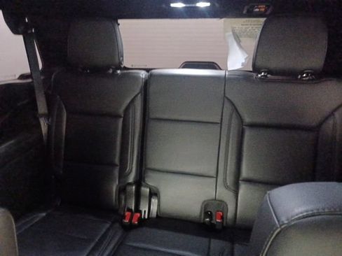 Used 2021 Chevrolet Tahoe LT w/ LT Signature Package RWD image 14