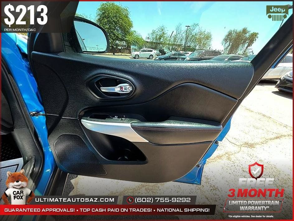 Used 2017 Jeep Cherokee Trailhawk w/ Comfort/Convenience Group AWD/4WD image 14