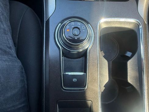 Used 2018 Ford Fusion SE w/ Fusion SE Technology Package image 22