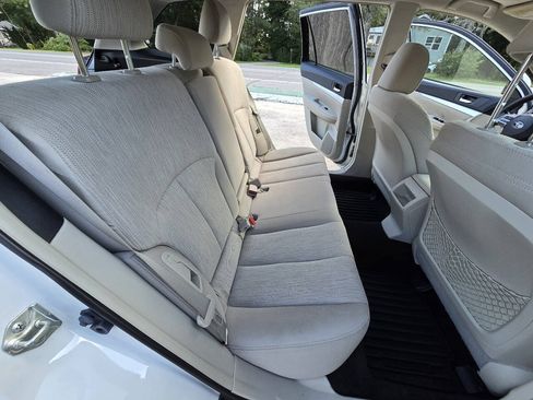 Used 2013 Subaru Outback 2.5i Premium AWD/4WD image 18