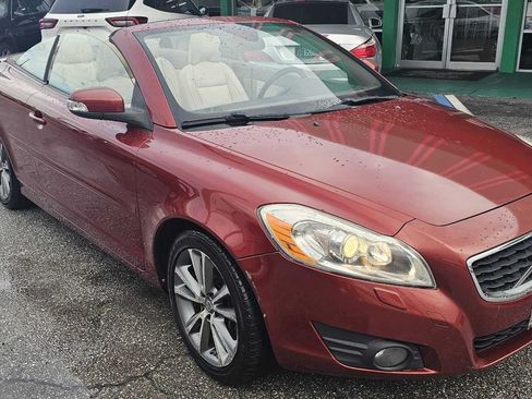Used 2011 Volvo C70 T5 w/ Convenience Pkg FWD image 7