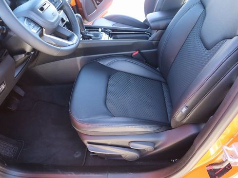 New 2026 Jeep Compass Latitude image 11