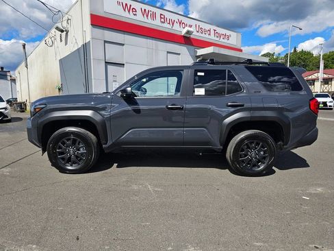 New 2026 Toyota 4Runner SR5 AWD/4WD image 4
