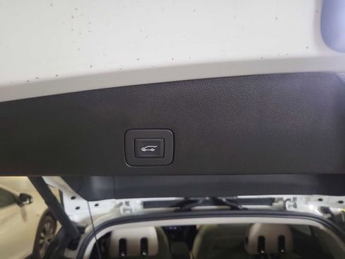 Used 2025 Buick Encore GX Avenir w/ Avenir Technology Package image 11