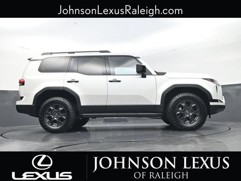 Used 2024 Lexus GX 550 AWD/4WD image 20