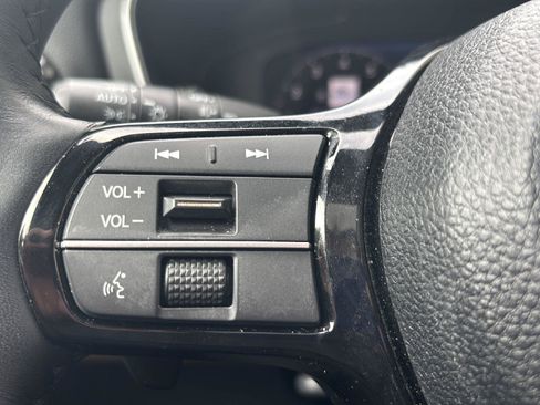 Certified 2025 Honda Pilot Elite image 11