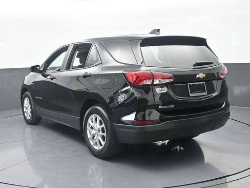 Used 2023 Chevrolet Equinox LS FWD image 4