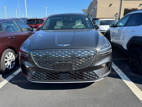 Used 2025 Genesis Electrified GV70 w/ Prestige Package AWD/4WD image 2