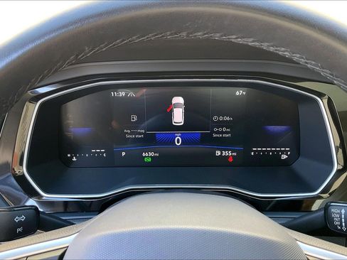 Certified 2024 Volkswagen Jetta SE w/ Panoramic Sunroof Package image 20