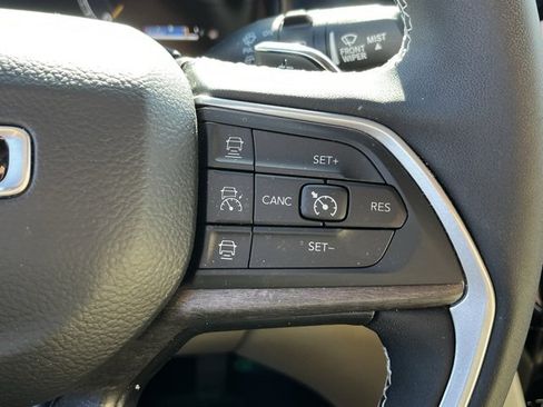 Certified 2024 Jeep Grand Cherokee Limited image 15