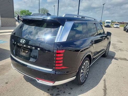 Used 2026 Hyundai Palisade Calligraphy image 3