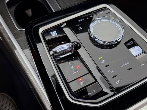 Used 2025 BMW 740i RWD image 20